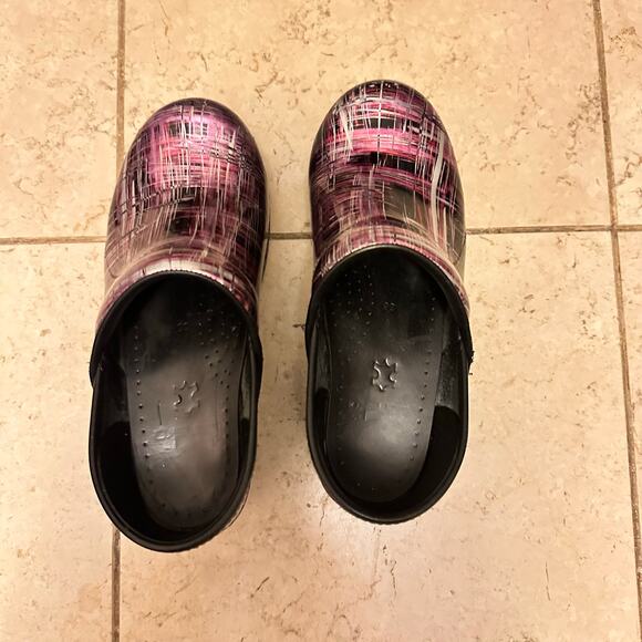 Dansko Womens US 4.5 - 5 Professional Crosshatch Patent Clogs Nurse Work Shoes - Picture 5 of 9